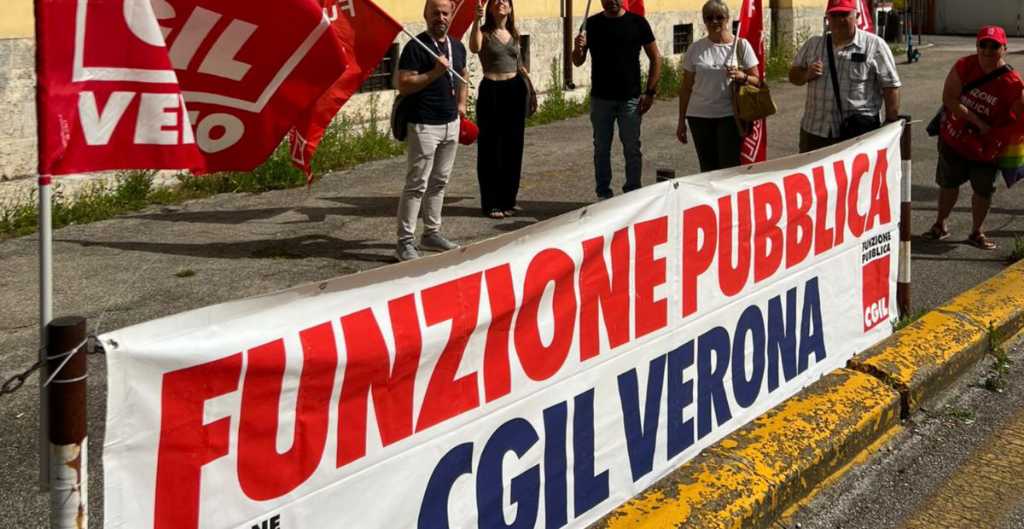 protesta della Cgil per chiedere assunzioni Oss  